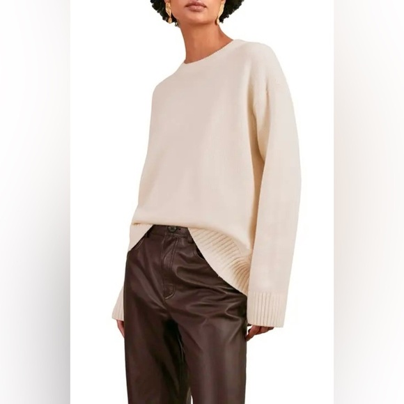 T Tahari Sweaters - Tahari Light Pink Crewneck Sweater Side Slits S